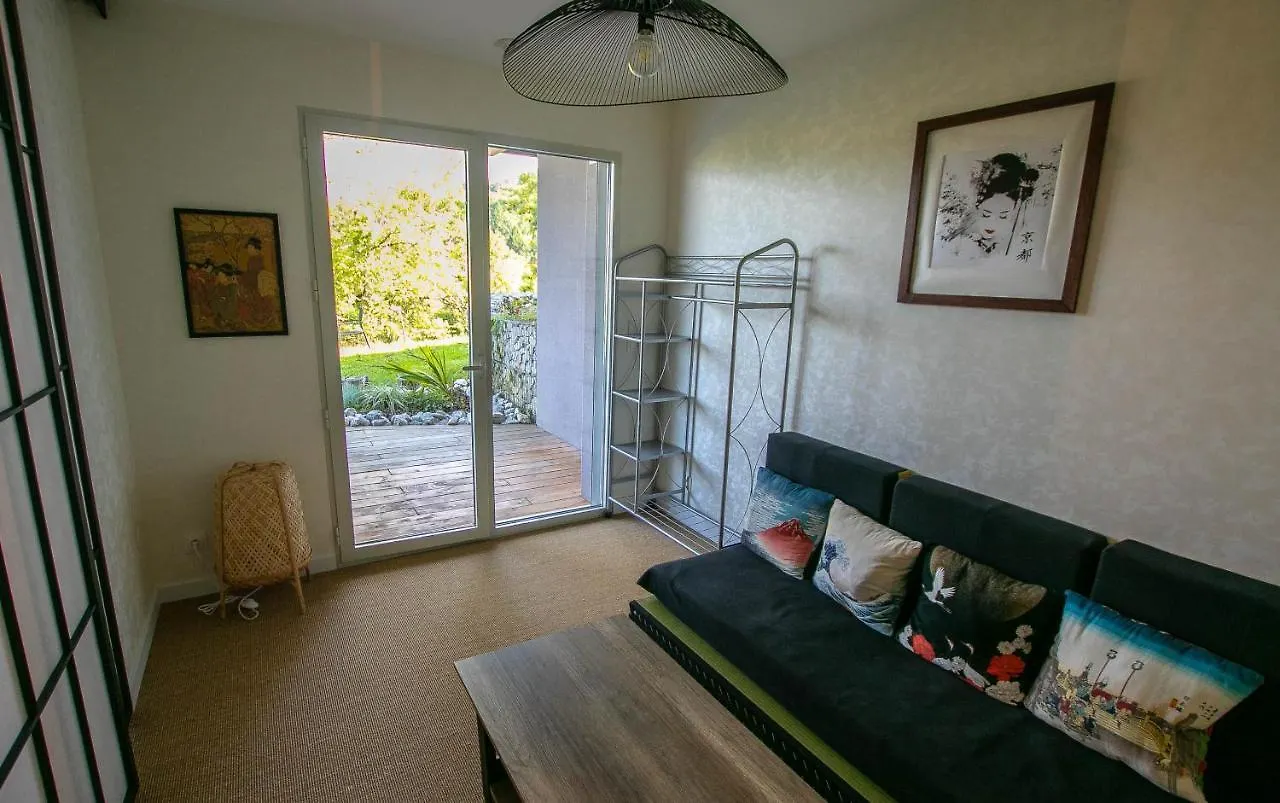 Gite Avec Piscine Privee A Interieure, Jacuzzi & Sauna Saint-Cassin
