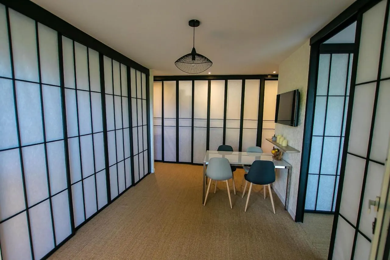Gite Avec Piscine Privee A Interieure, Jacuzzi & Sauna Saint-Cassin 0*,
