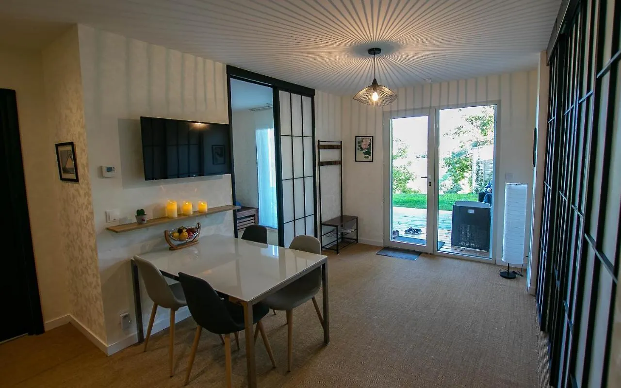 Apartment Gite Avec Piscine Privee A Interieure, Jacuzzi & Sauna Saint-Cassin