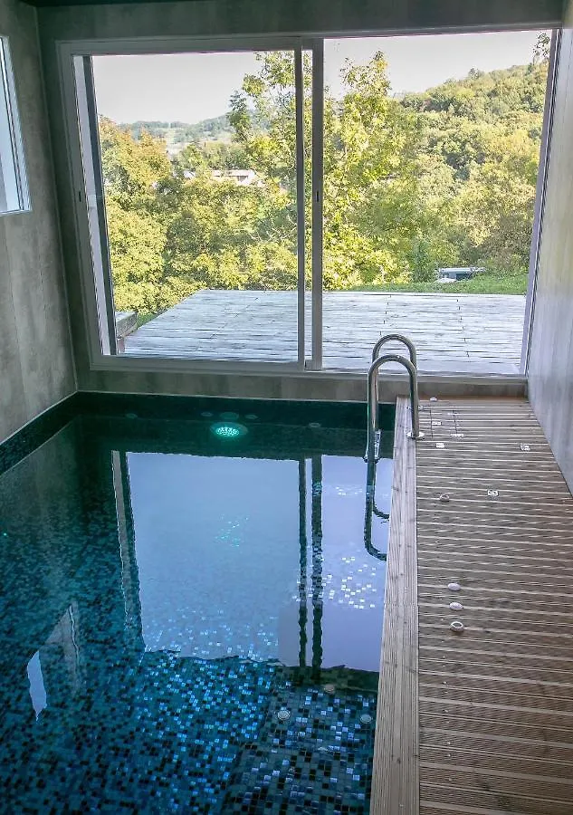 Gite Avec Piscine Privee A Interieure, Jacuzzi & Sauna contacts