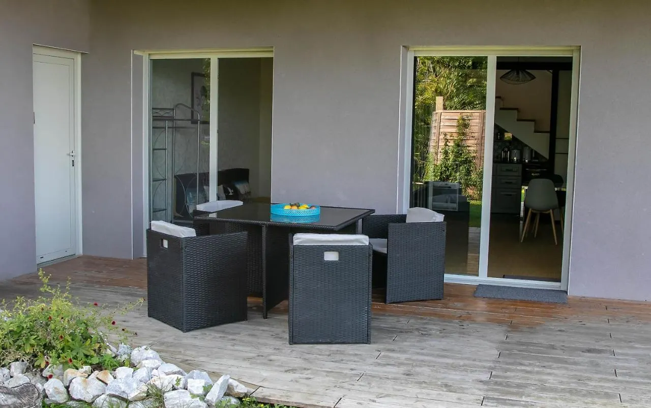 Apartment Gite Avec Piscine Privee A Interieure, Jacuzzi & Sauna Saint-Cassin